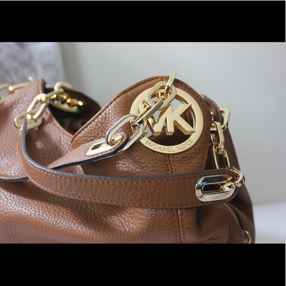 Michael Kors Fulton Large Soft Venus Shoulder Tote - Picture 5 of 6